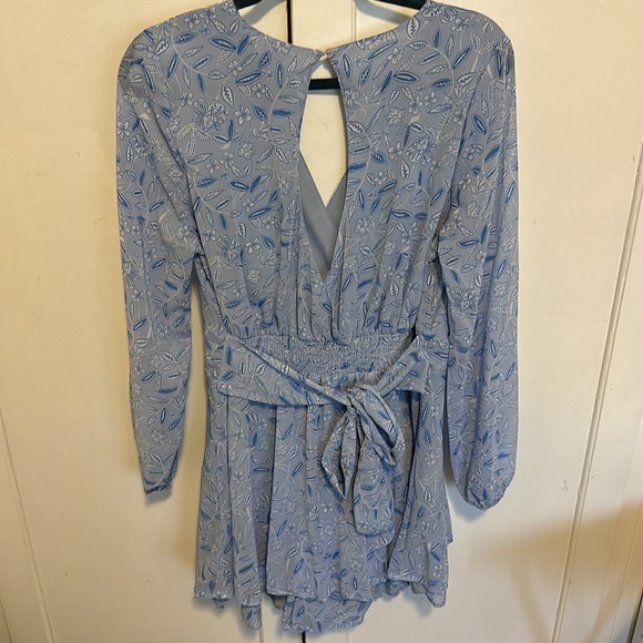 Baby blue XL romper - Picture 2 of 3